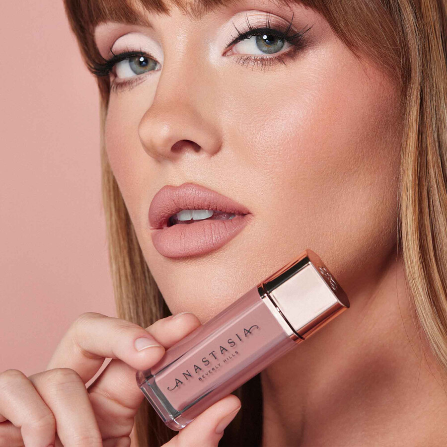 lip velvet - pure hollywood